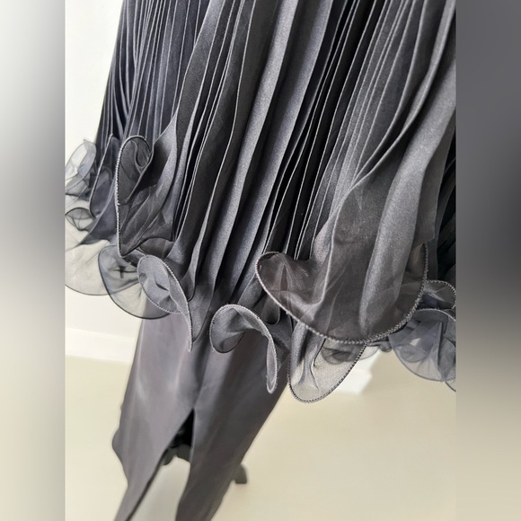 Marchesa Black Silk Gown - Picture 14 of 16